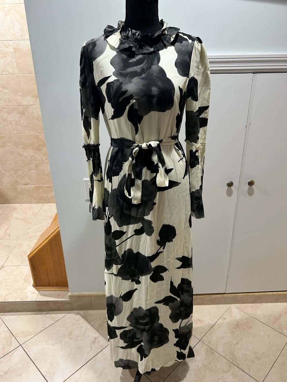 Stella Rose Maxi Dress Black White Floral Ruffle Long Sleeve New with Tags